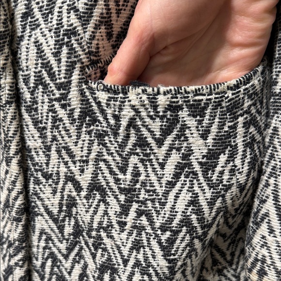 Banana Republic Black and White Chevron Blazer - Picture 5 of 16